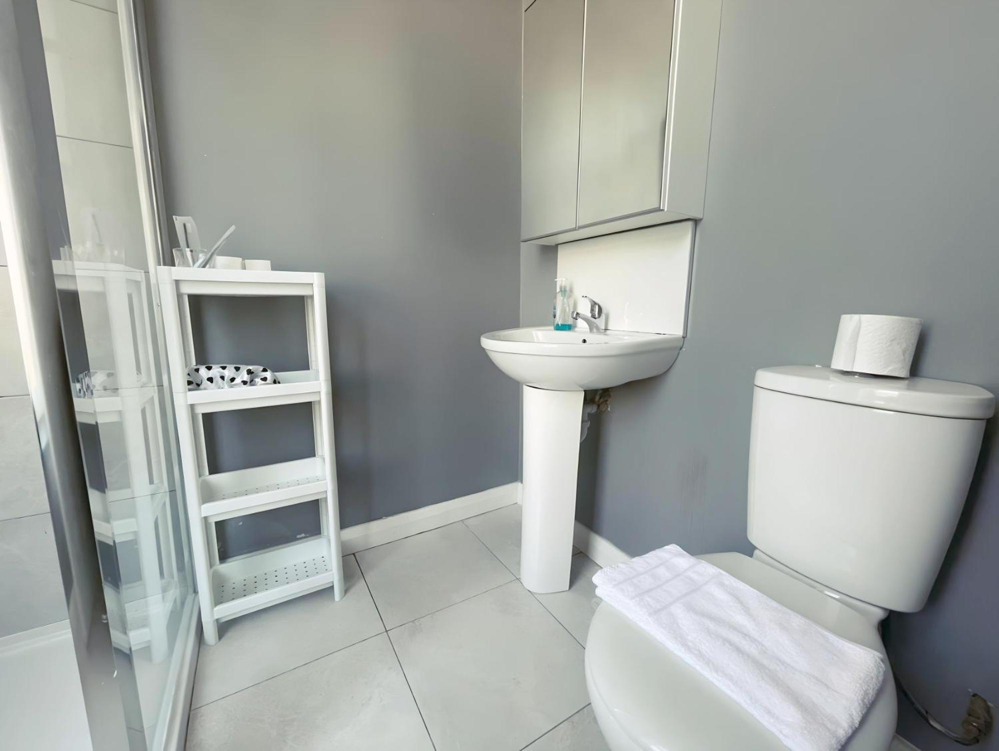 Leitrim Property Cork Luaran gambar