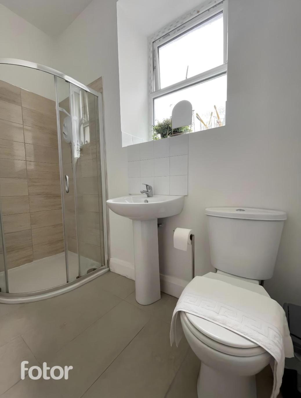 Leitrim Property Cork Luaran gambar